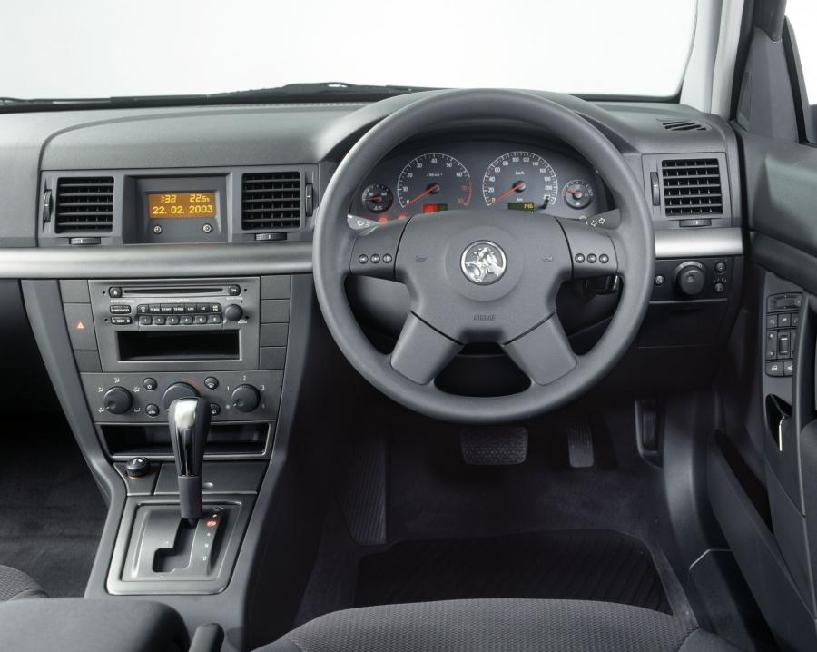  Holden Vectra 2004 года  (фото 8 из 26)